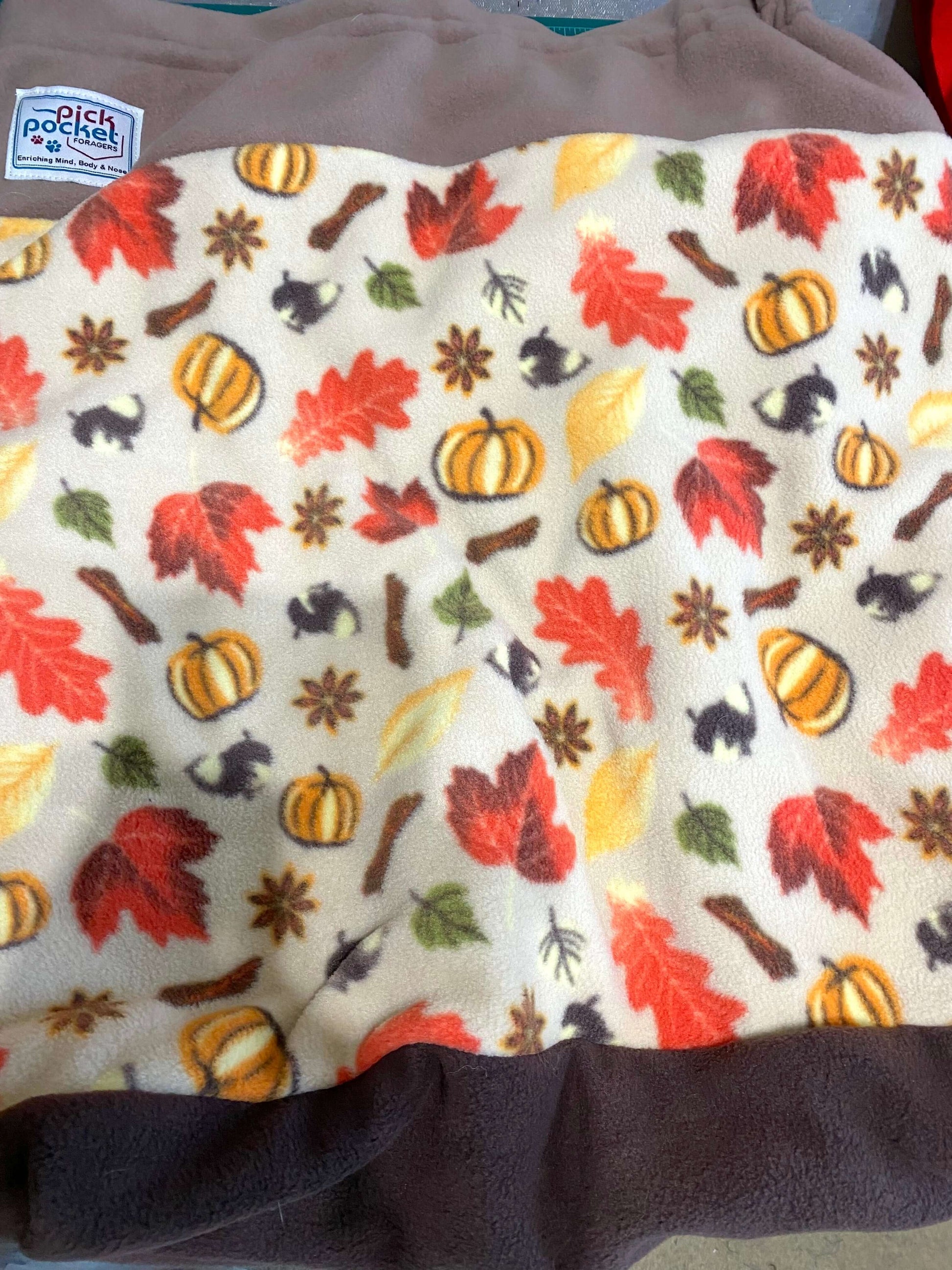 PLEASE EMAIL FOR SMALL SIZE BAG Our PickPocket foraging bag is a fantastic addition to our range. Simply fill the pockets inside the bag with treats and let the foraging begin! If you want to add complexity to the foraging environment, add a Caterpillar,