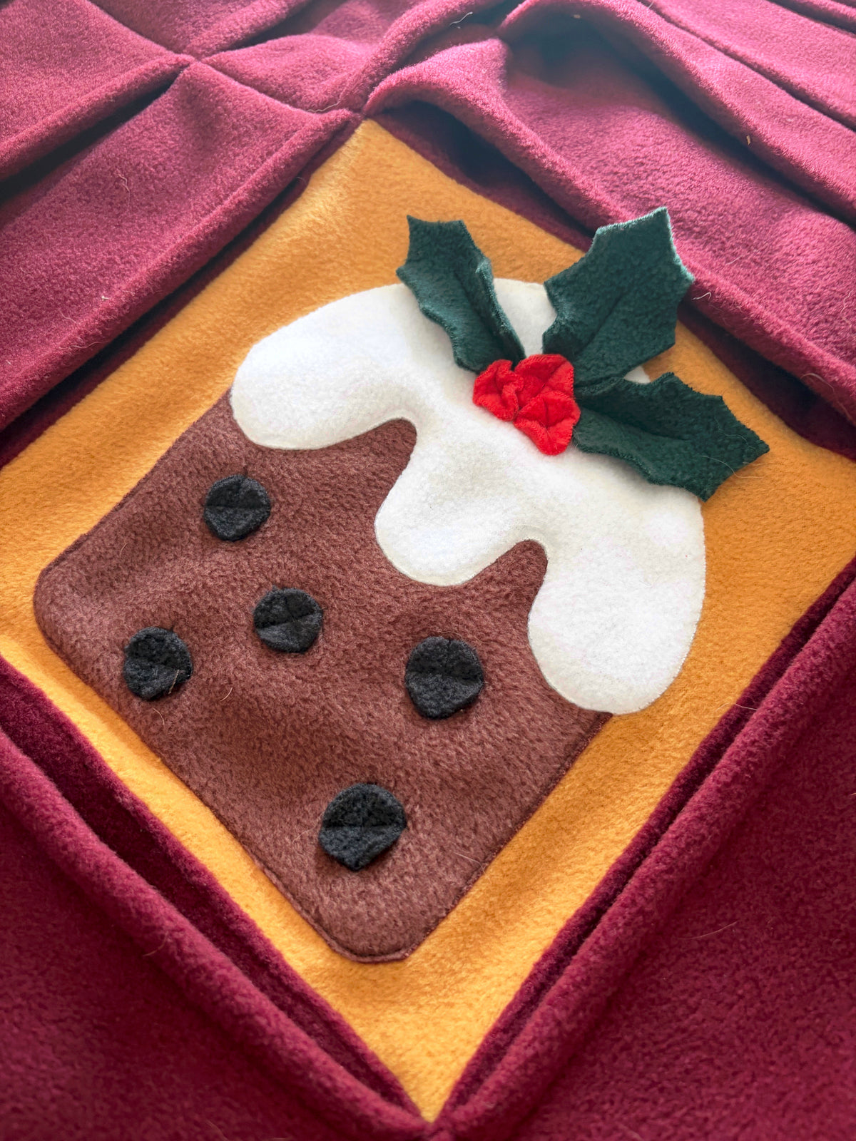 Festive foraging blanket